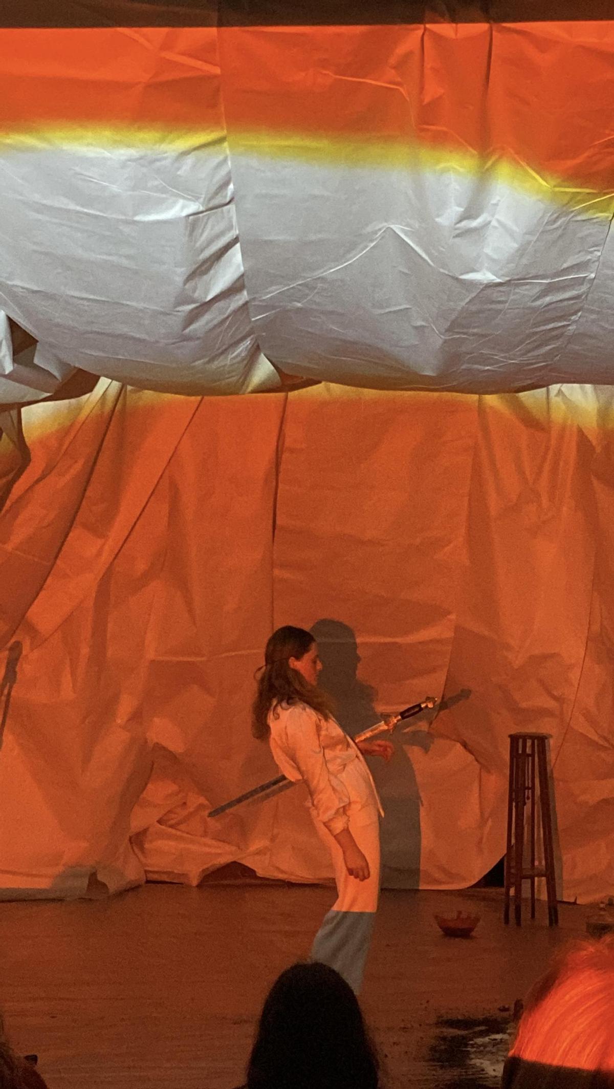 'Sagrado Corazón' é unha investigación arredor do arredor do desexo, a divindade, o privilexio e a vinganza.