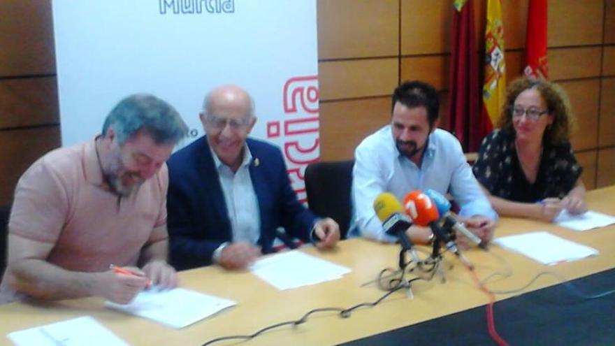 Los portavoces de la oposición esta mañana en rueda de prensa