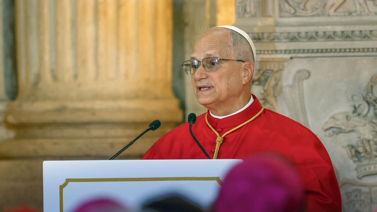 MADRID, 06/06/2026.- El papa León XIV pronuncia un discurso en el Salón de las Columnas durante el acto de bienvenida oficial al Sumo Pontífice que tiene lugar este sábado en el Palacio Real. EFE/J.J. Guillén POOL
