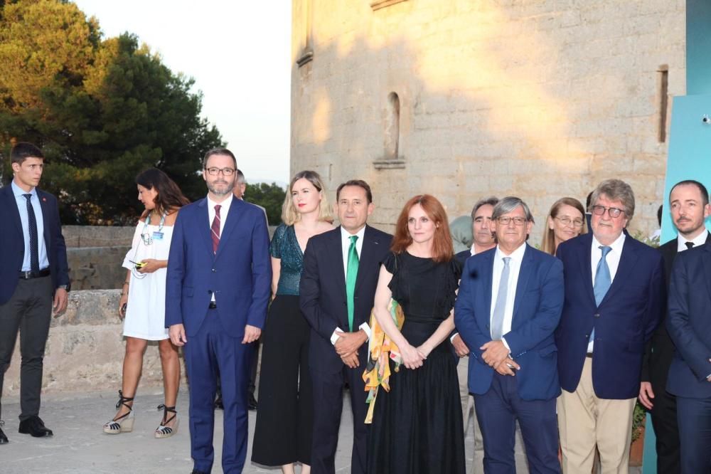 La reina Letizia y Ken Loach se encuentran en Bellver