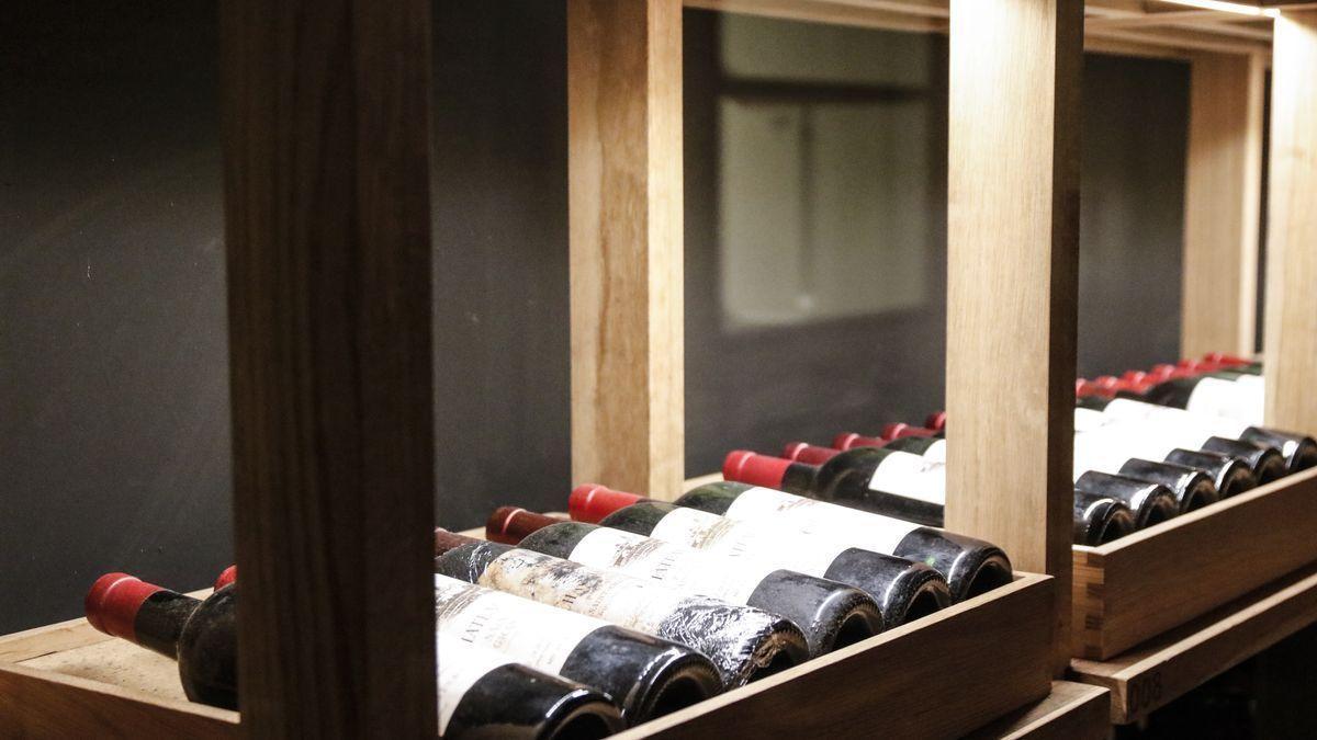 Detenidos los autores del millonario robo de 45 botellas de vino en la  bodega del restaurante Atrio (Cáceres)