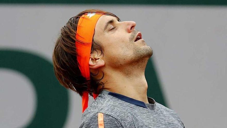 Ferrer se lamenta en un momento del partido ante Berdych en Roland Garros.