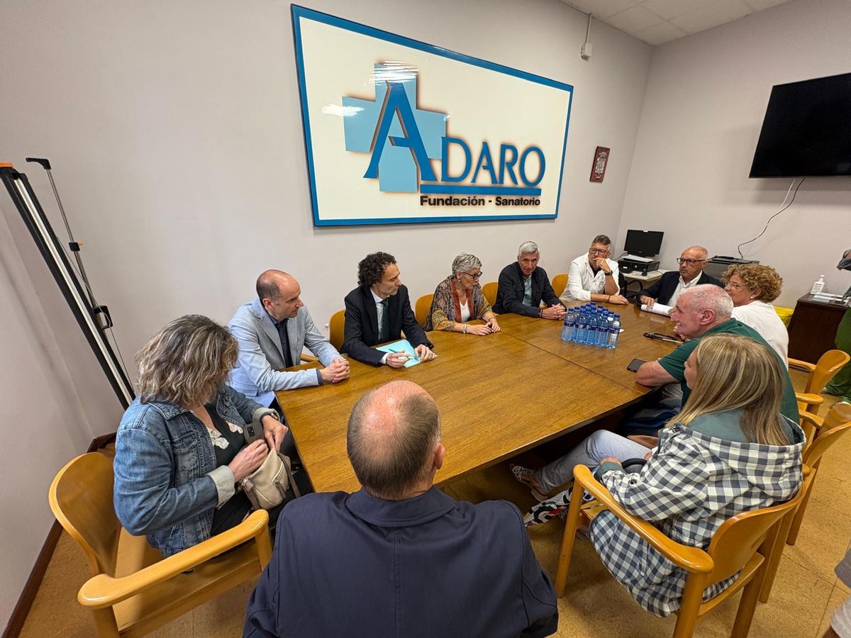 Reunión de la consejera de Salud con el patronato del Sanatorio Adaro