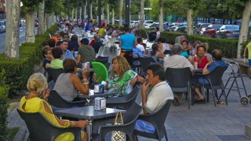 El Ayuntamiento autoriza 48 terrazas de bares y restaurantes para este año