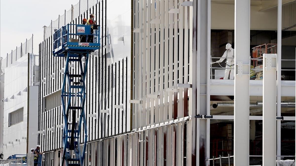 Obras del Hospital de Emergencias contra el covid-19 de Valdebebas.