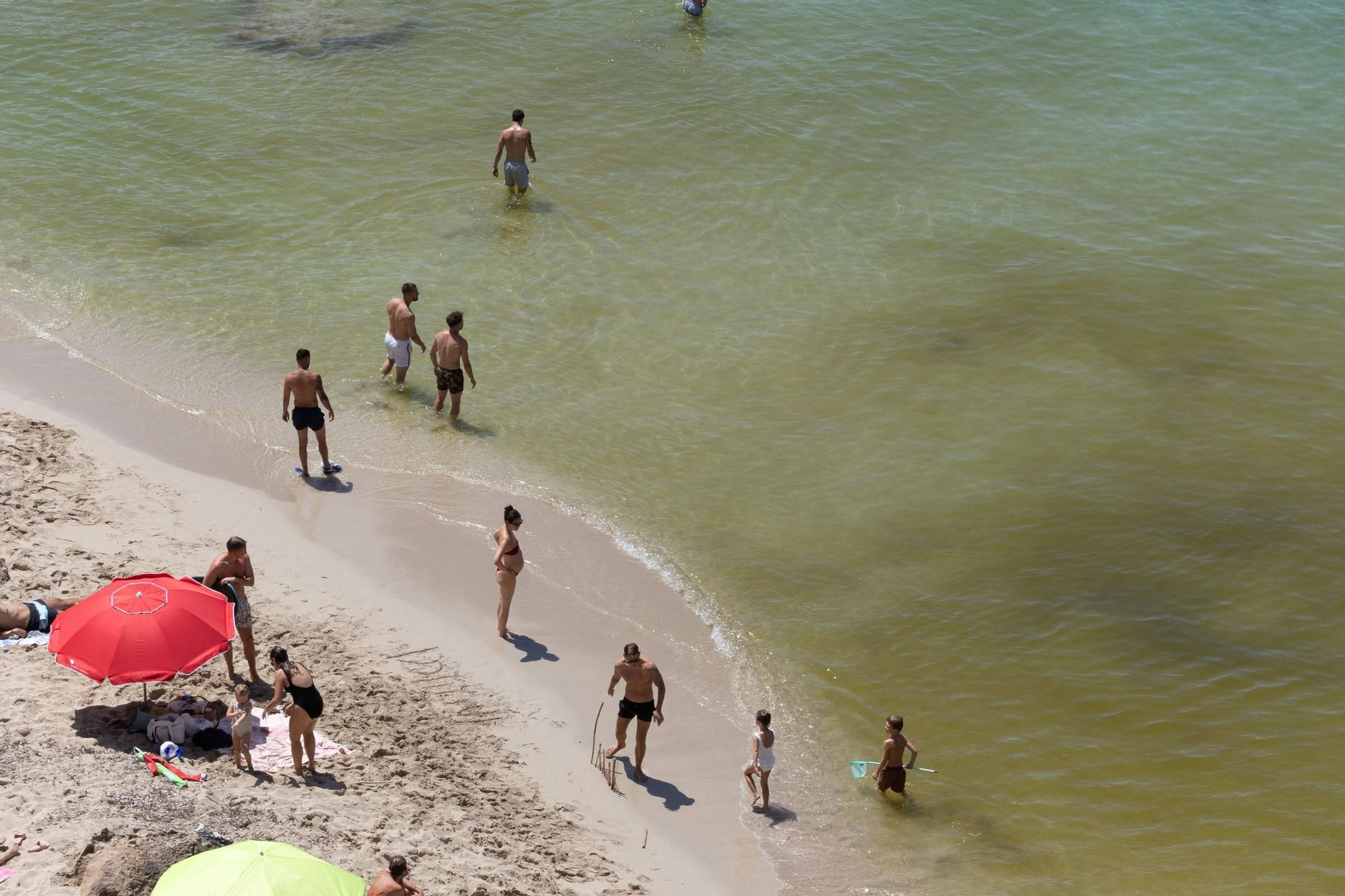 Aquí están todas las fotos de la instalación de bombas para evitar manchas de microalgas en Cala Tarida