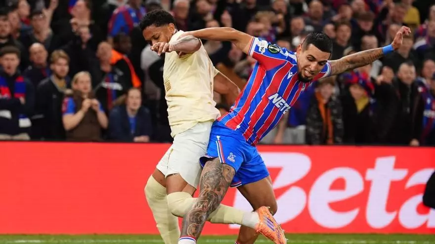 ¡Todos se quedaron inmóviles! Eguinaldo devolvió las tablas al marcador con este gol