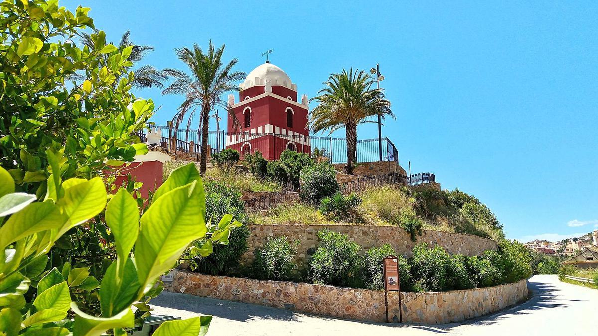 La Finca El Marqués, dedicada exclusivamente a turismo rural, se encuentra dentro de la Finca El Parque de Ulea, quizás las sesenta hectáreas más bonitas de todo el Mediterráneo.