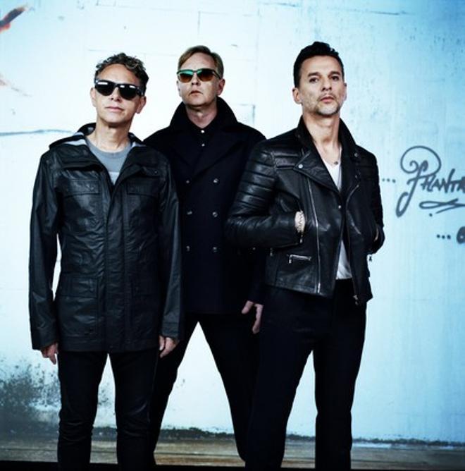 El trío británico Depeche Mode, en una foto de estudio.