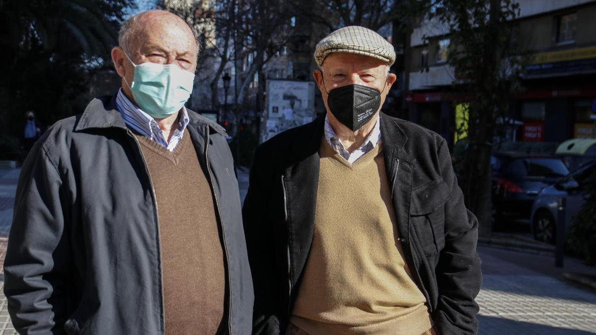 Tomás Hernández y Claudio García, esta semana en el paseo de Cánovas en Cáceres.