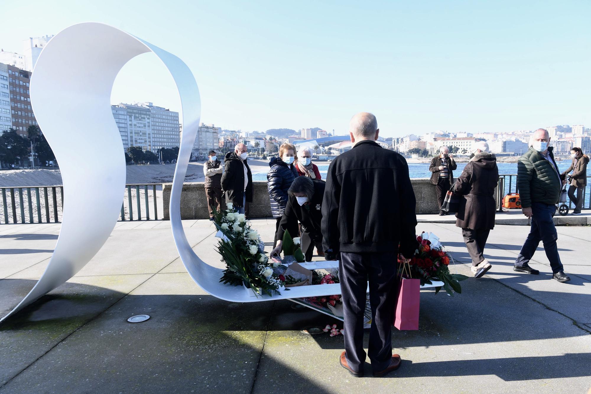A Coruña recuerda a los héroes del Orzán en un emotivo acto