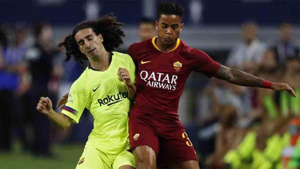 Marc Cucurella disputando un balón a Justin Kluivert durante el encuentro de la madrugada del miércoles