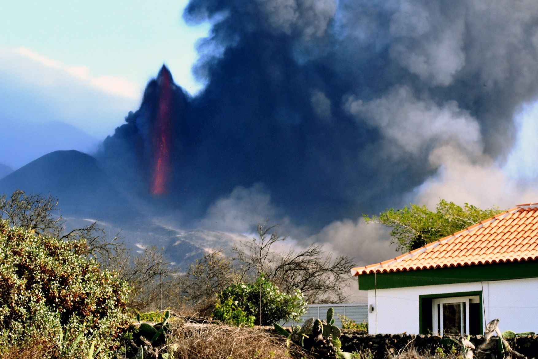 L'erupció del volcà fotografiada per un manresà