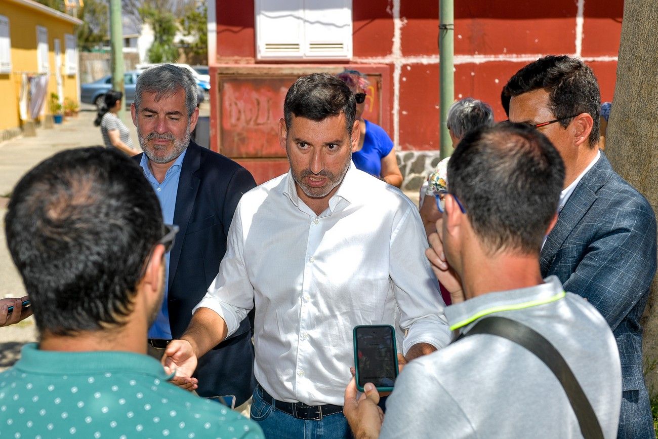 Fernando Clavijo, Pablo Rodríguez y Alejandro Marichal visitan a los vecinos de El Matorral