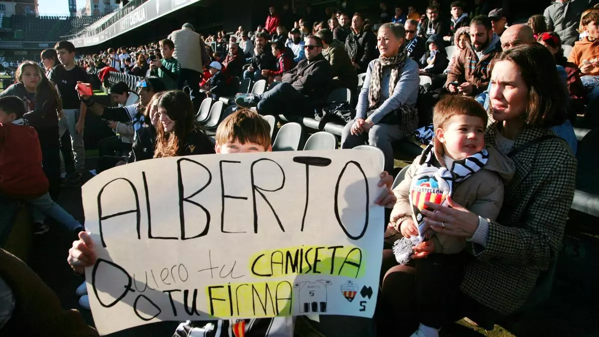 El CD Castellón potencia la ilusión del albinegrismo en el entrenamiento a puertas abiertas