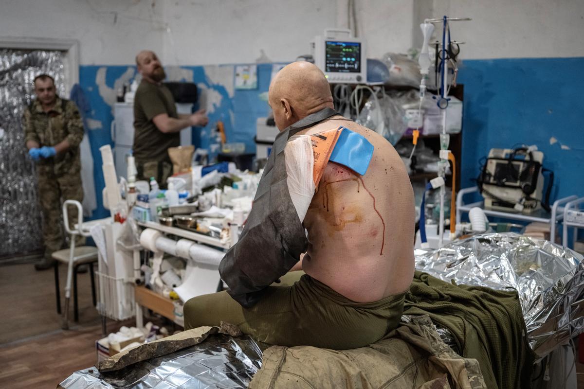 Médicos militares en Ucrania: salvar vidas en primera línea