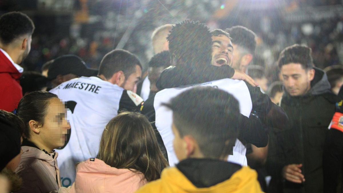 Los jugadores del CD Badajoz, en los momentos gloriosos