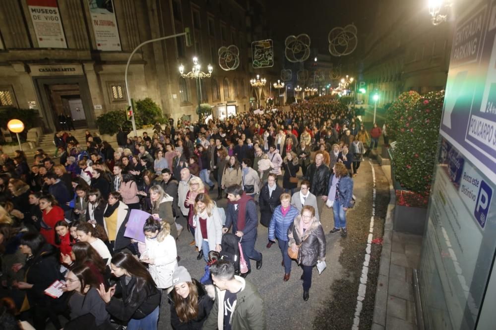 Miles de personas recorren las calles de Vigo en la manifestación central del 8-M