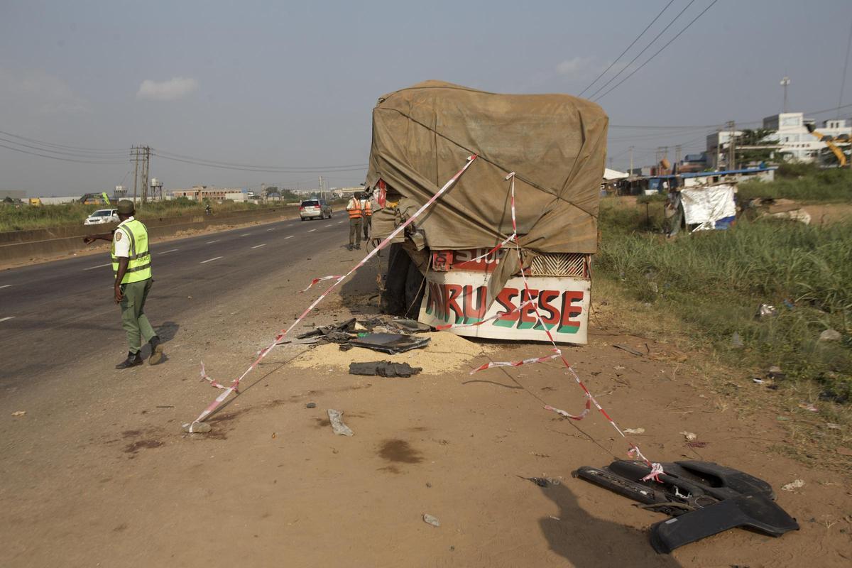La parte trasero del camión contra el que chocó el todoterreno de Joshua, en Ogun (Nigeria).