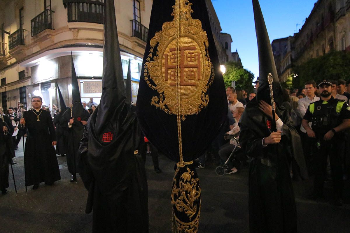 La Hermandad del Sepulcro, en imágenes