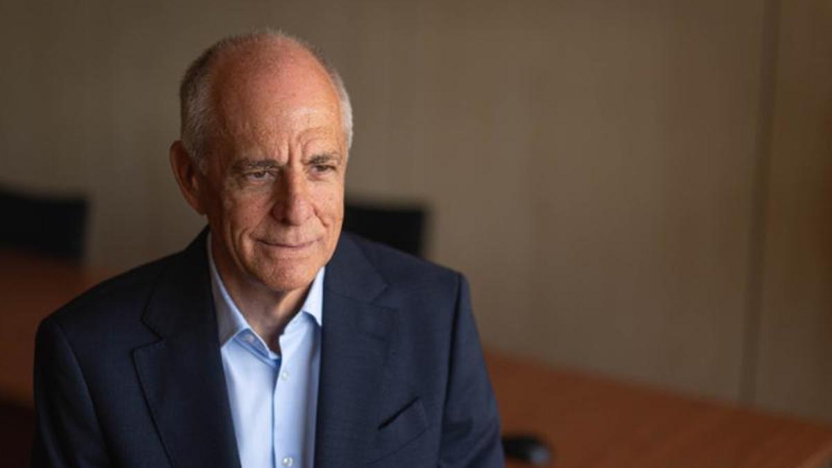 Santiago Sesé, en un momento de la entrevista, tras ser reelegido en el cargo de presidente de la Cámara de Comercio de Santa Cruz de Tenerife