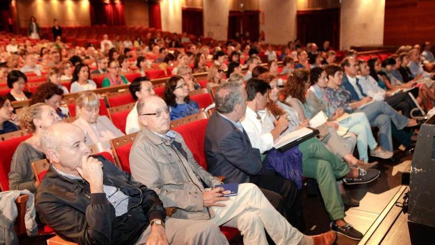 Directores de colegios asturianos, ayer en Gijón, durante la intervención del consejero Genaro Alonso.