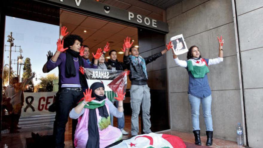 Activistas saharauis han ocupado &quot;de forma indefinida&quot; la sede del PSPV-PSOE en Valencia.