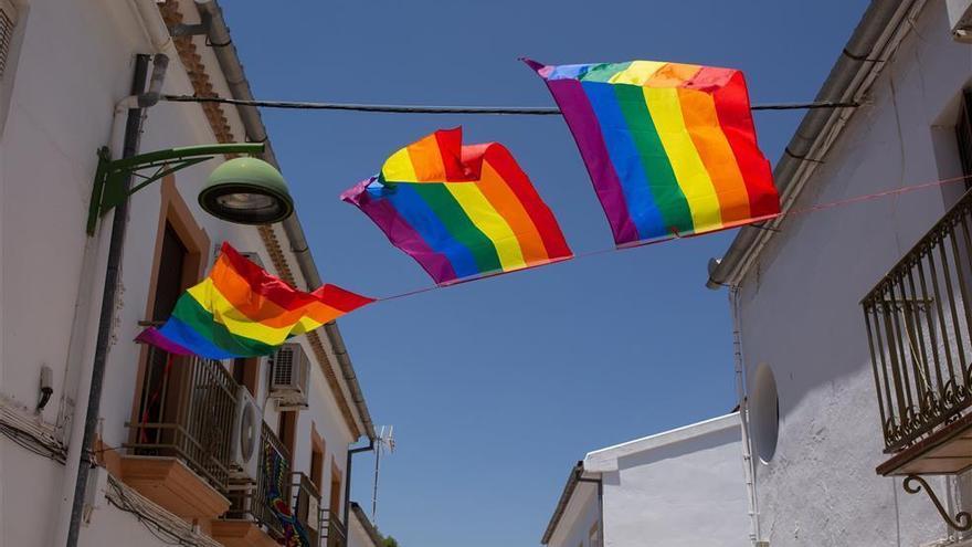 Un Orgullo en los balcones y en las redes