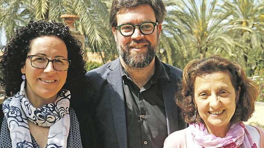 La presidenta del IMAS, Margalida Puigserver, el alcalde Antoni Noguera y la consellera Fina Santiago.