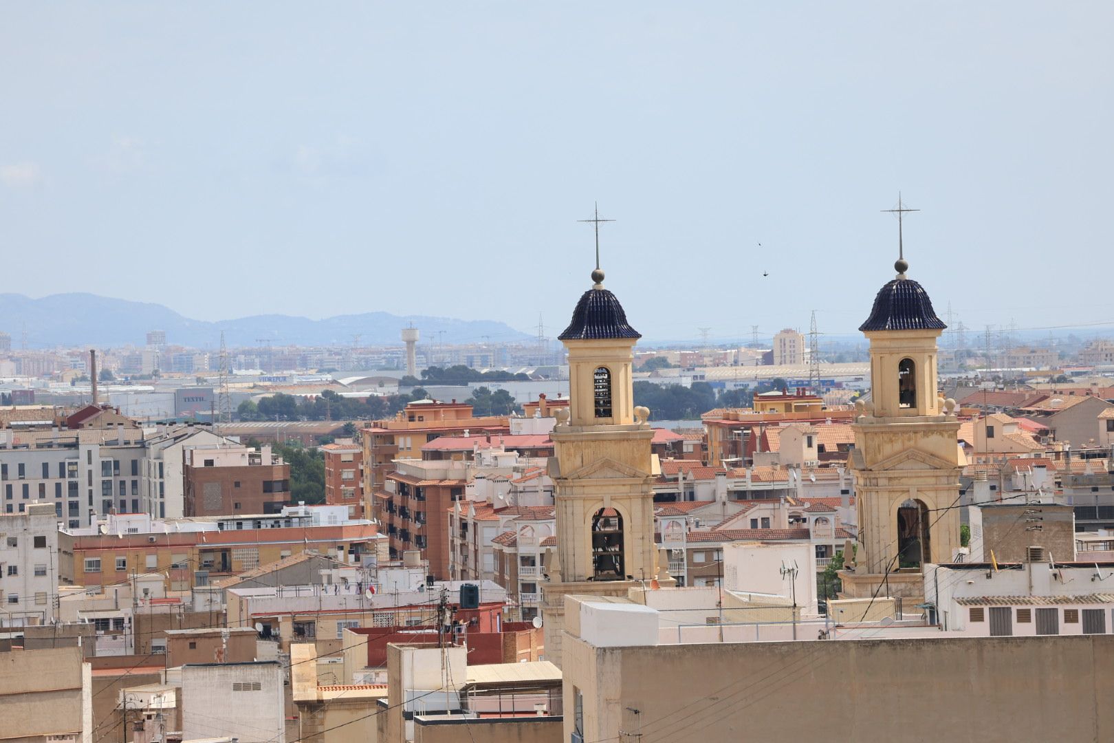 FOTOGALERIA I Les imatges de l'exitosa pujada al campanar de l'arxiprestal de Vila-real