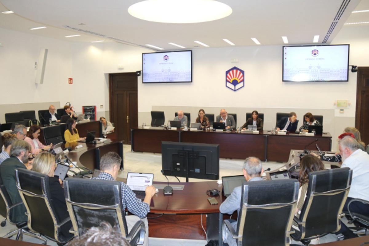 La UCO aprueba 76 plazas de profesor titular y crea la Cátedra CECO de Empresa Familiar — image 4