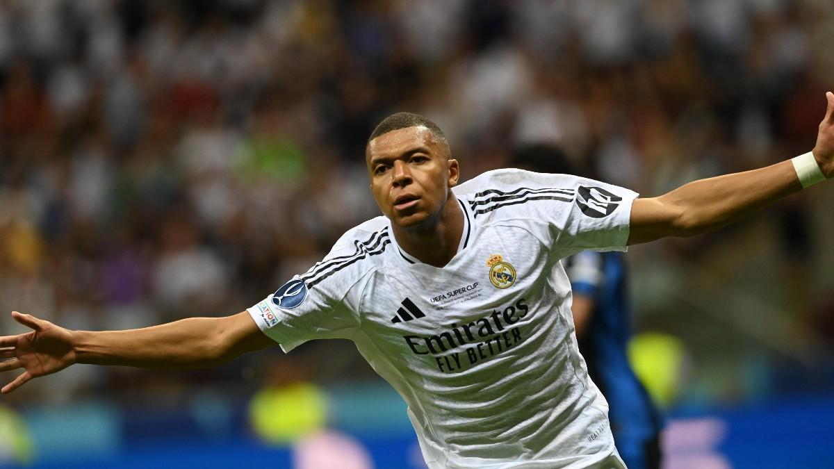 Mbappé celebra su primer gol con el Real Madrid ante el Atalanta