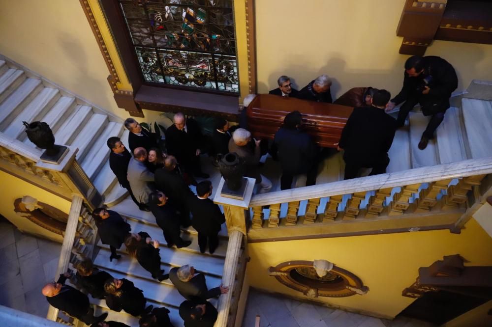 Capilla ardiente de Eugenio Chicano en el Ayuntamiento de Málaga.