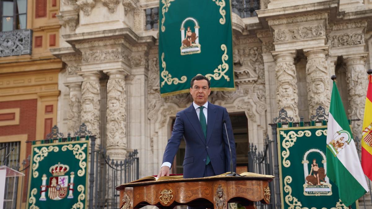 Juanma Moreno jura el cargo de presidente de la Junta de Andalucía