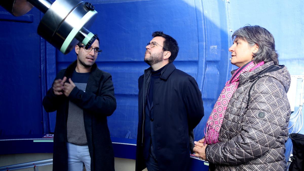 El president de la Generalitat, Pere Aragonès, visita el nou telescopi de Pujalt