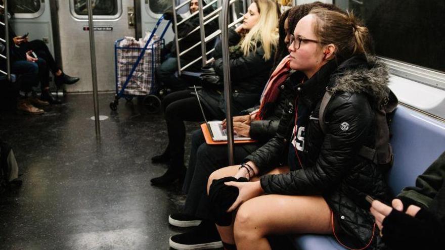 El día sin pantalones en el metro de Nueva York, entre risas y sorpresas