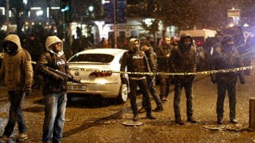 Atentado suicida en una comisaría de Estambul