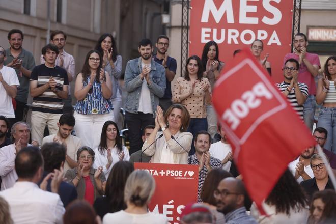 Teresa Ribera critica en Palma que Feijóo plantee una moción de censura con Puigdemont: "No tienen principios"