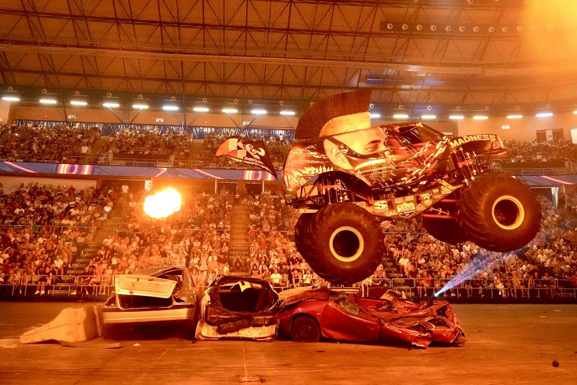 El espectáculo Monster World Tour del Martín Carpena, en imágenes