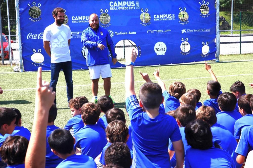 Juan Mata, en el Campus del Real Oviedo