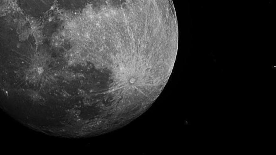 Esta fue la impresionante imagen de la &quot;luna del ciervo&quot; captada en Tabarca