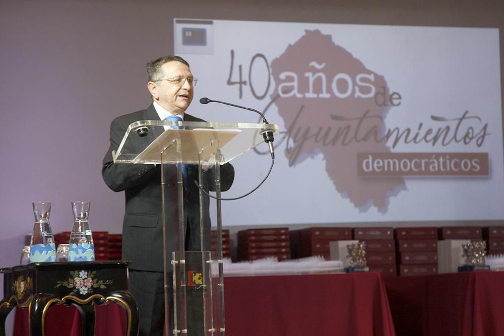 La Diputación rinde homenaje a los alcaldes y concejales de la Democracia