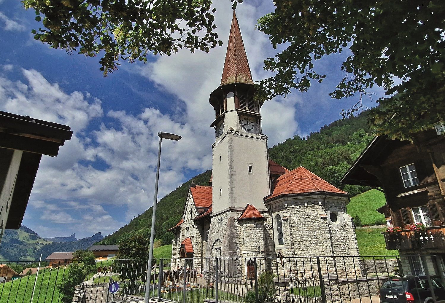 Iglesia católica de Jaun.