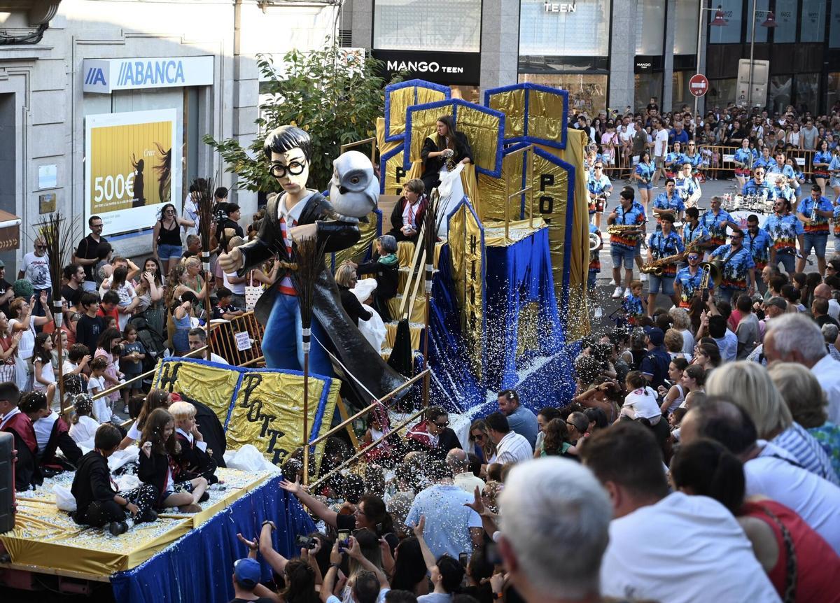 El desfile de la Batalla de las Flores de Pontevedra, en imágenes El desfile de la Batalla de las Flores de Pontevedra, en imágenes