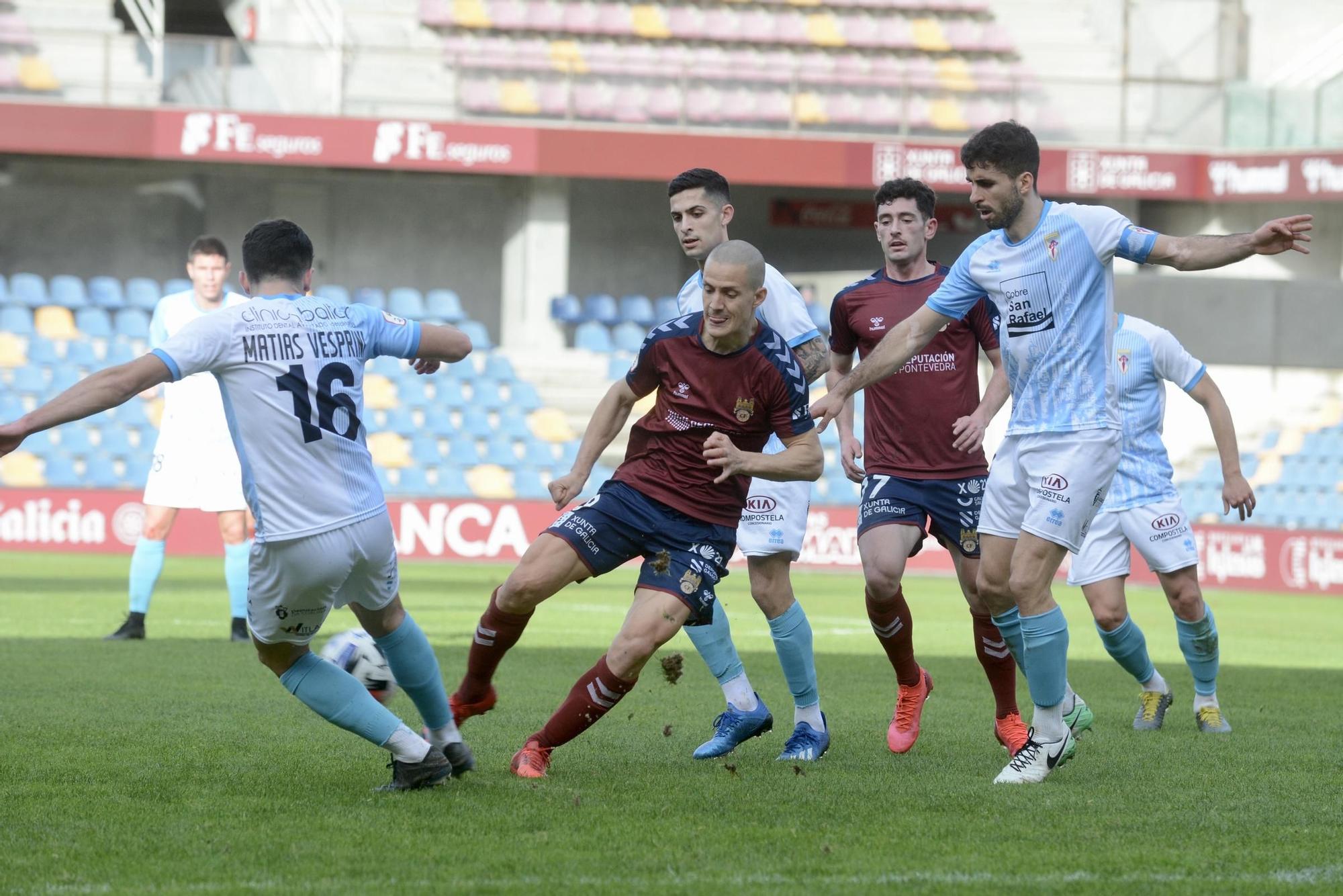 El Pontevedra CF se ahoga ante el Compostela