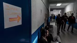 Barcala ignora a Vox y refuerza la plantilla para agilizar los trámites para la regularización de migrantes en Alicante