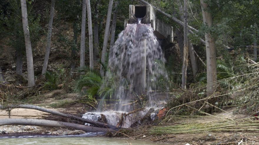 La DANA provoca el vertido de 50 millones de litros de agua contaminada en el río Clariano