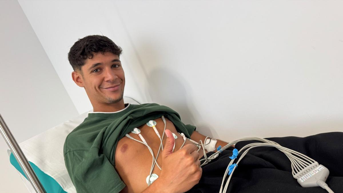 Abdel-Lah, del FC Cartagena, pasando ayer el reconocimiento médico previo a la vuelta a los entrenamientos.