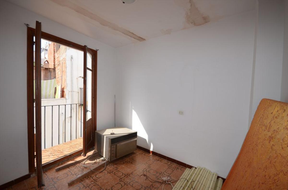 Las mejores fotos: Una casa de tres plantas y solárium sale a la venta en el casco histórico de Peñíscola