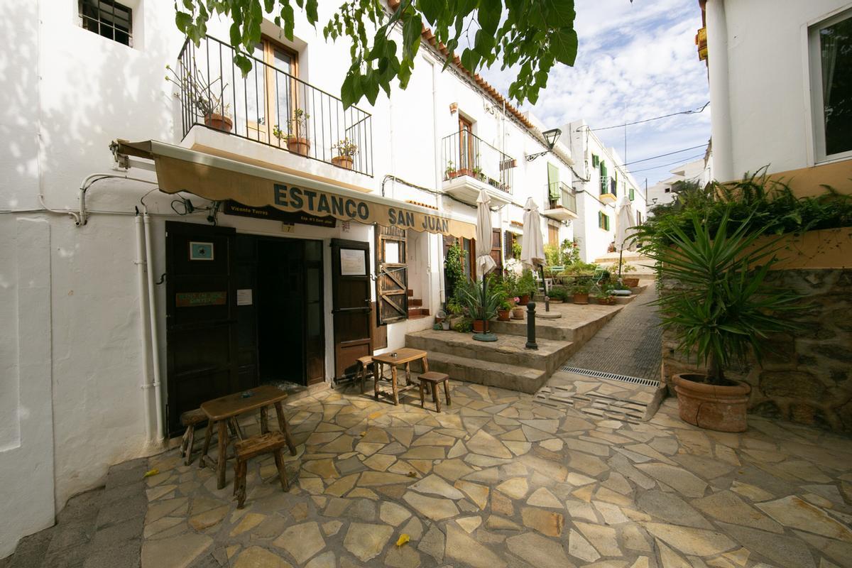 Pintoresco pueblo de Sant Joan de Labritja en el norte de la isla de Ibiza.